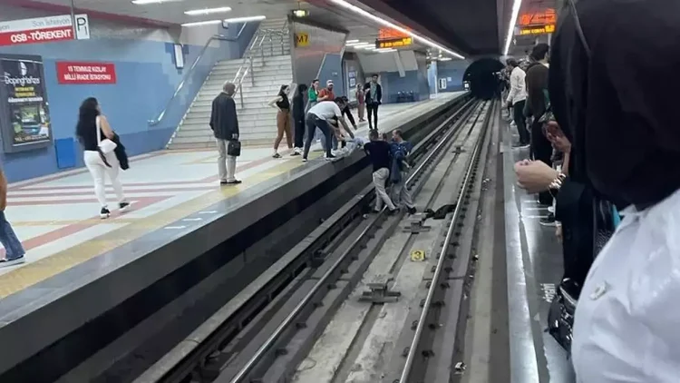 metro beklerken fenalaşıp raylara düştü