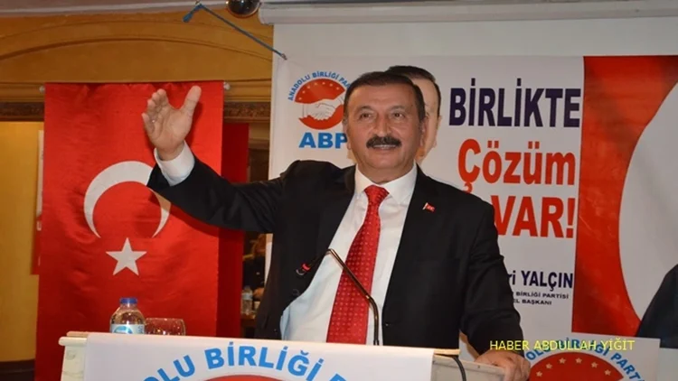 “Gençlere, AKP’li olacaksın dayatması yapılıyor”