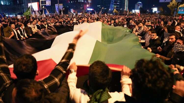 İstanbul'da İsrail protestosu: 1 ölü 63 yaralı