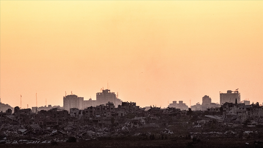 israil ordusu gazze seridinin orta kesimlerinde ve guneydeki refahta saldirilara devam EByMnmRY